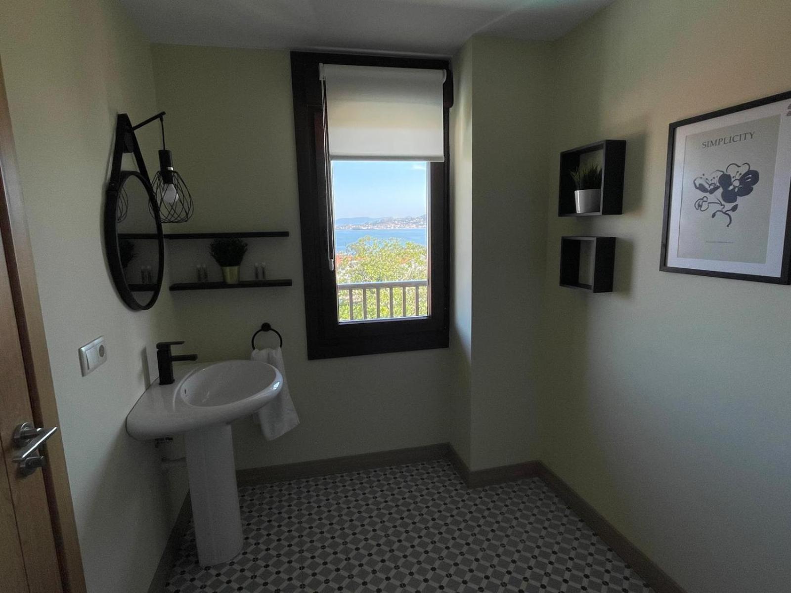 Casita Independiente Y Tres Con Piscina Ladeira Playa Hébergement de vacances Baiona